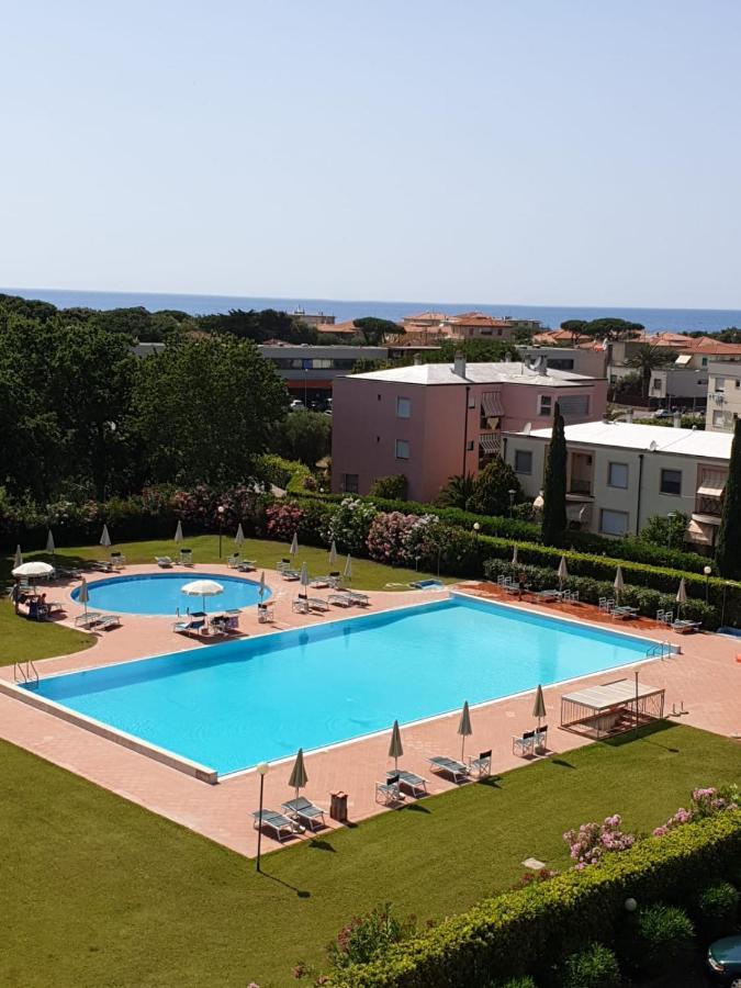 Appartamento Santa Costanza Con Piscina San Vincenzo Eksteriør bilde